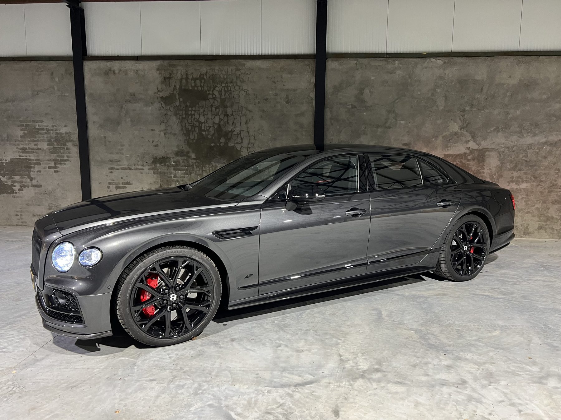 Bentley Flying Spur na de wasbeurt